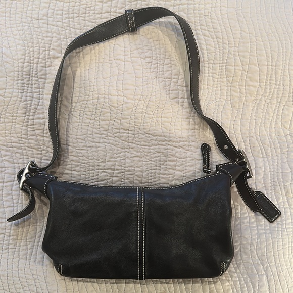 Coach small hobo shoulder black leather bag. - Picture 3 of 5
